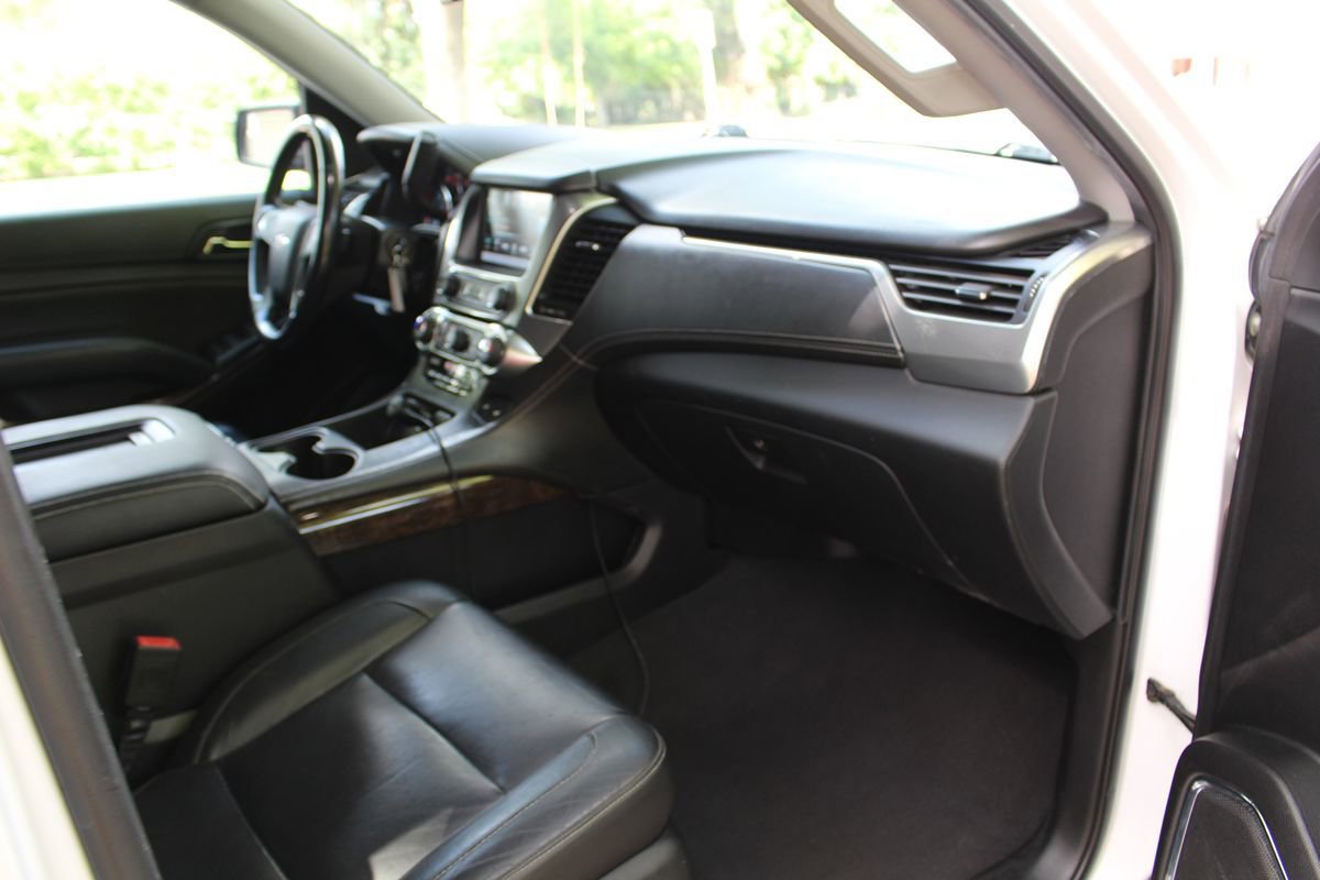 Used 2020 Chevrolet Suburban LT RWD image 18