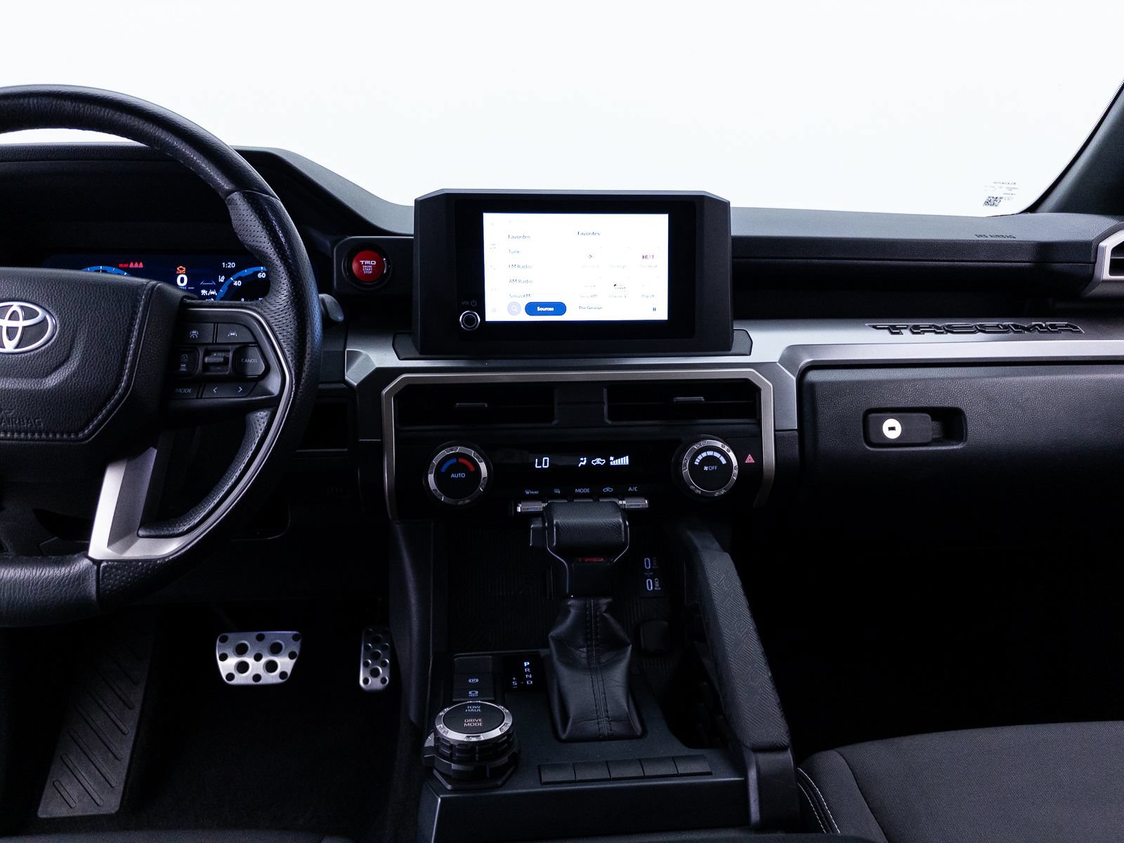 Used 2024 Toyota Tacoma TRD Sport AWD/4WD image 12