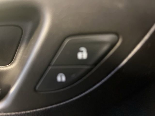 Used 2022 Chevrolet Equinox LS w/ LS Convenience Package FWD image 11