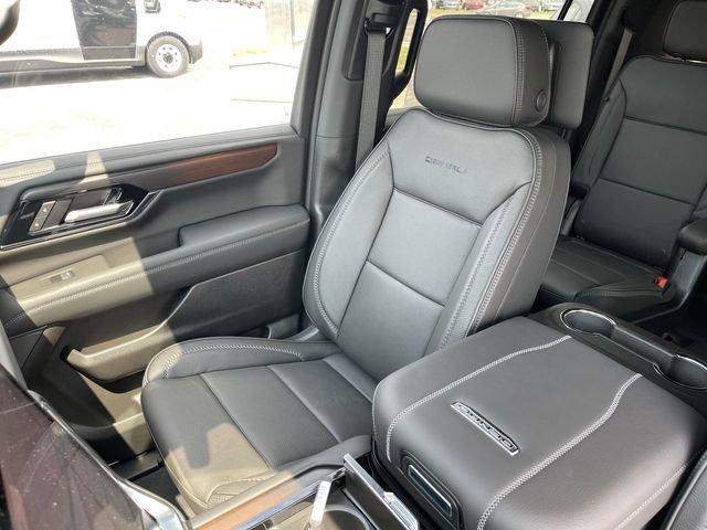 New 2026 GMC Yukon XL Denali w/ Denali Reserve Package AWD/4WD image 26