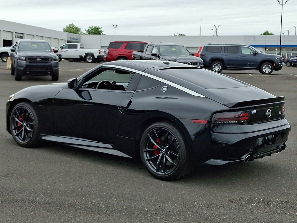 Certified 2025 Nissan Z Performance w/ Floor Mat Package RWD image 4