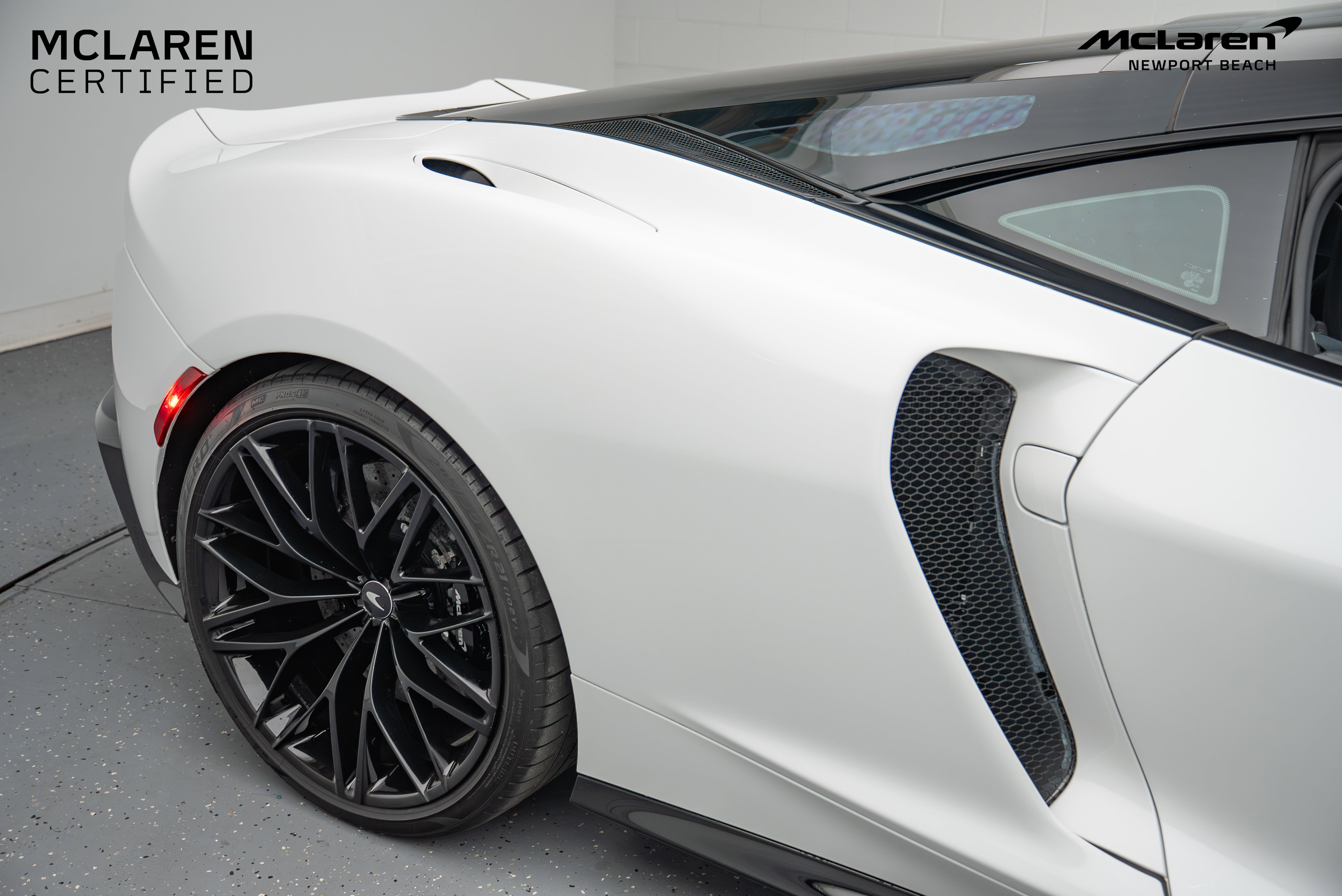 Used 2022 McLaren GT image 6