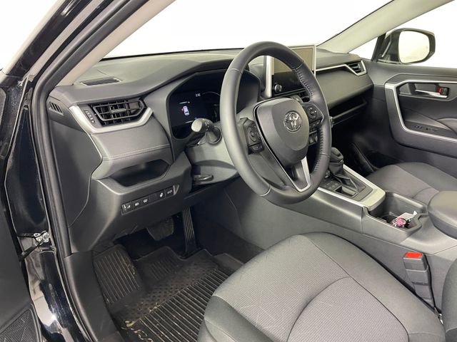 Used 2025 Toyota RAV4 XLE w/ Convenience Package image 3