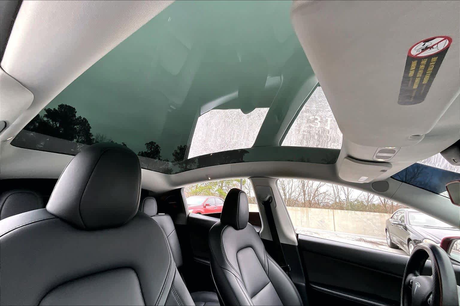 Used 2022 Tesla Model Y Long Range image 12