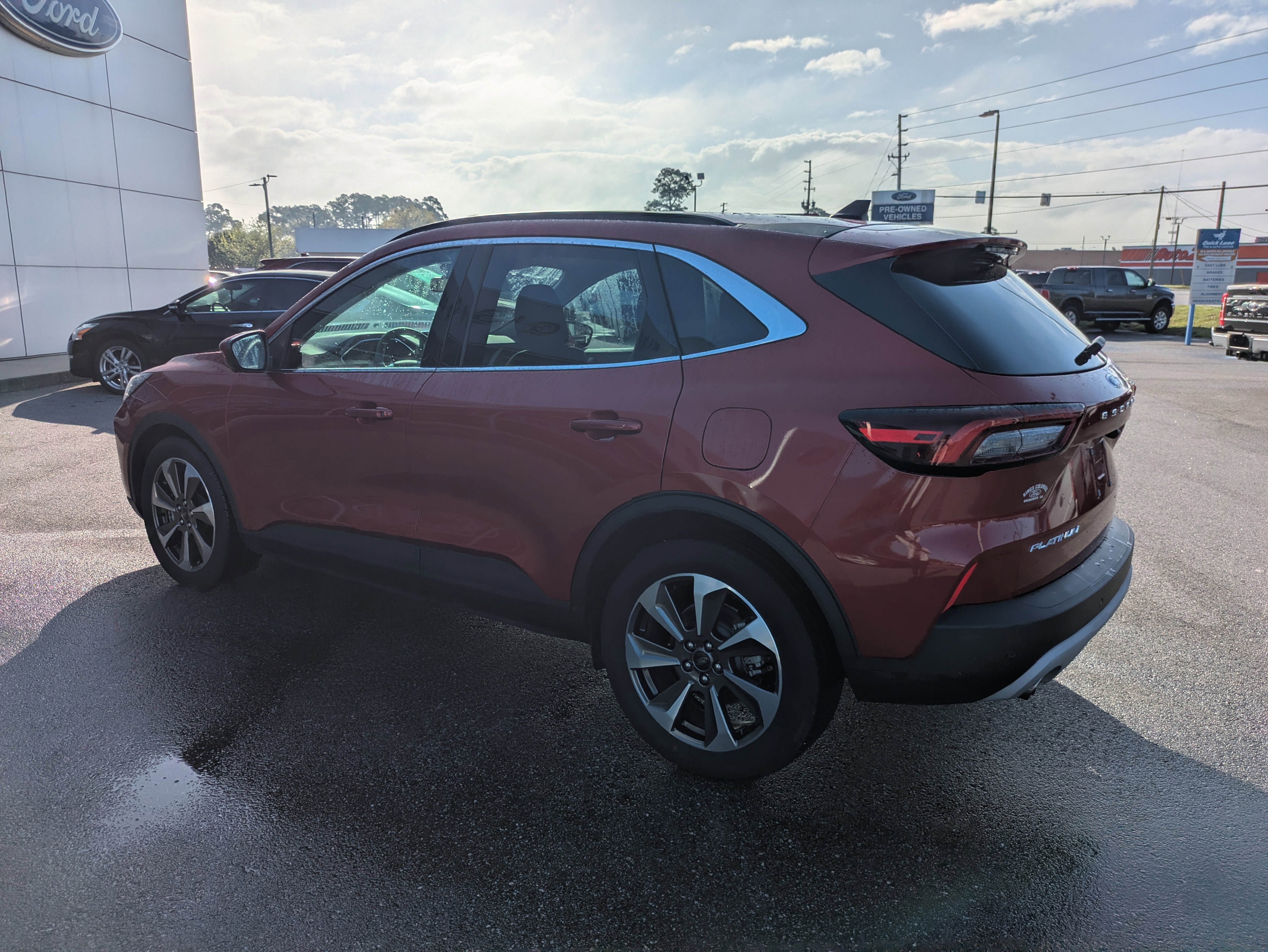 Used 2023 Ford Escape Platinum image 6