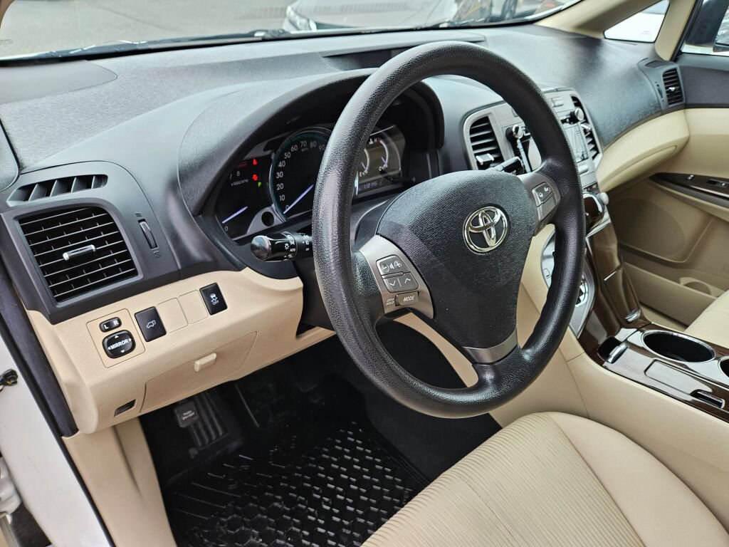 Used 2012 Toyota Venza LE w/ LE Convenience Pkg AWD/4WD image 17