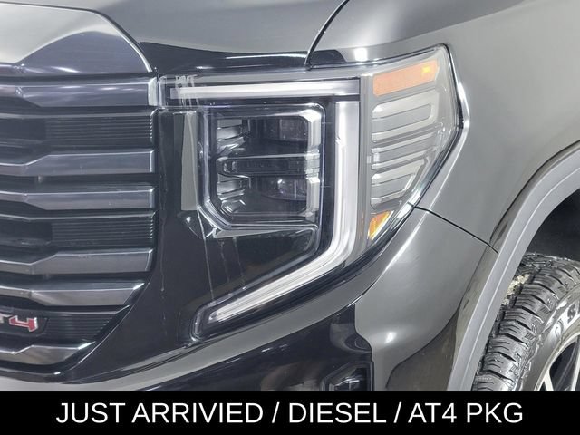 Used 2024 GMC Sierra 1500 AT4 w/ Technology Package AWD/4WD image 9