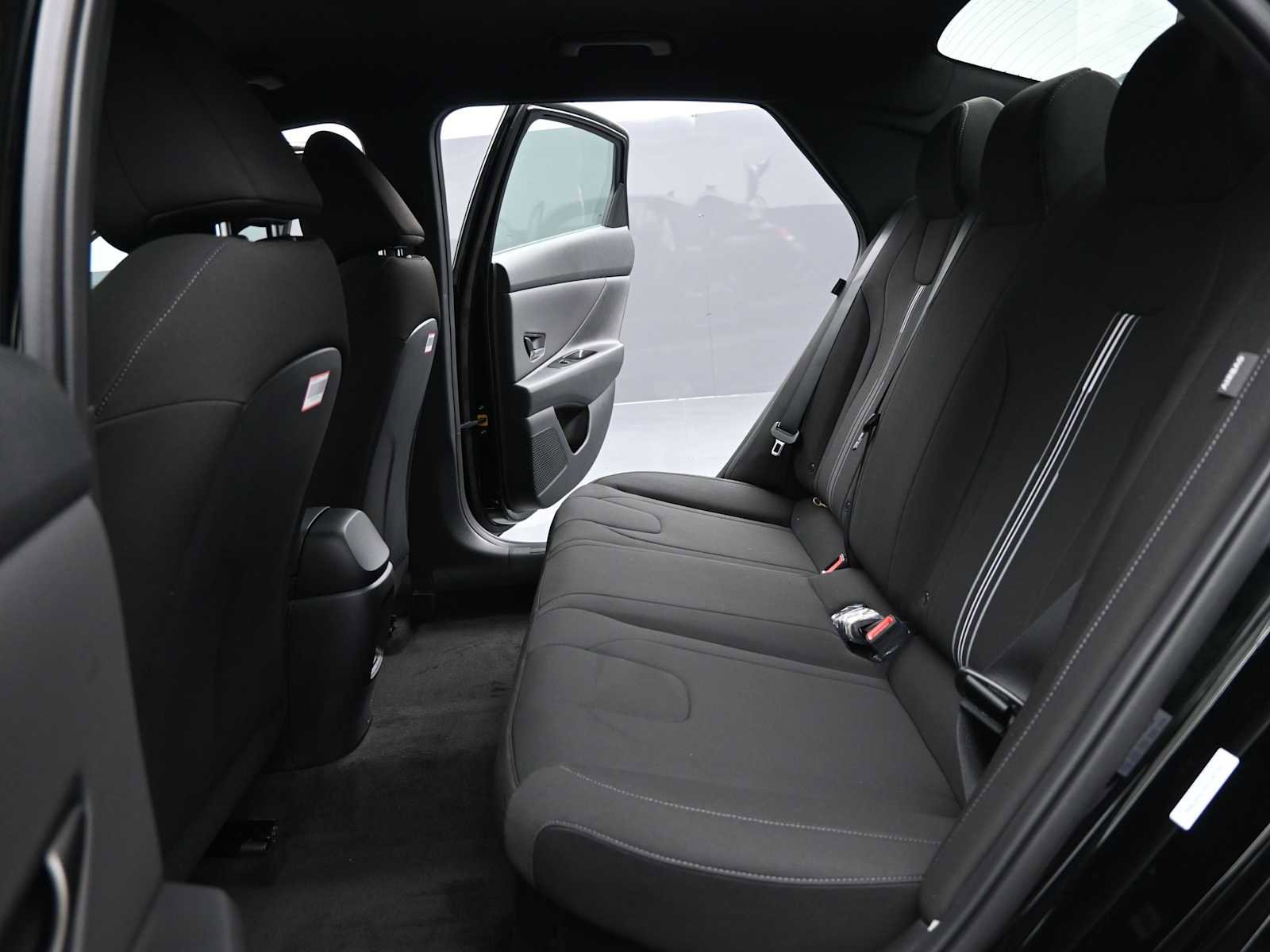 Certified 2025 Hyundai Elantra SEL FWD image 14