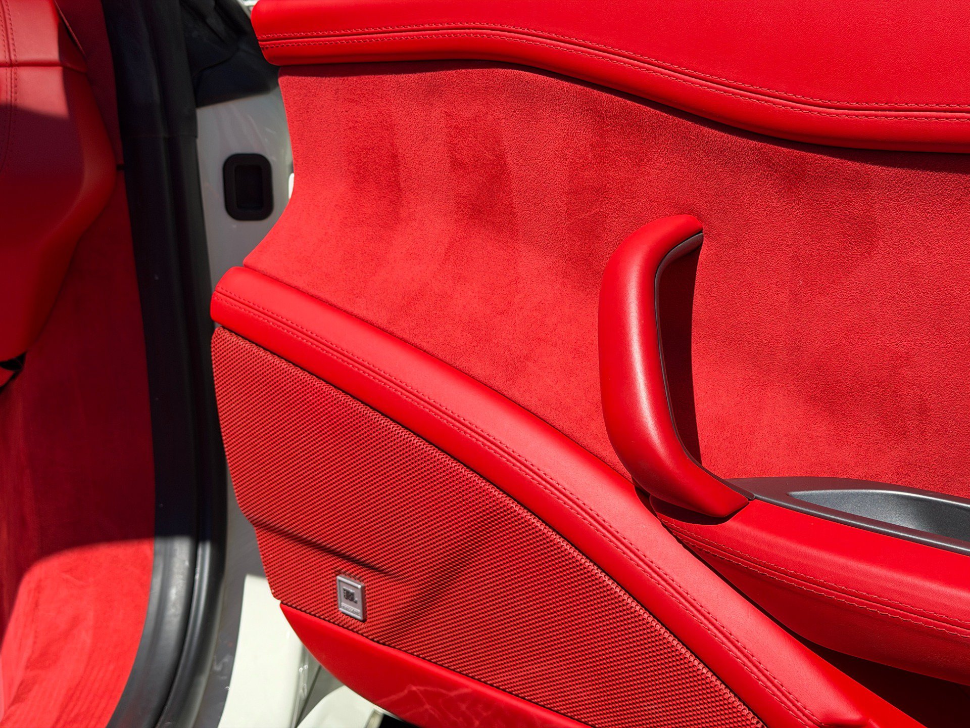 Used 2015 Ferrari 458 Spider RWD image 66