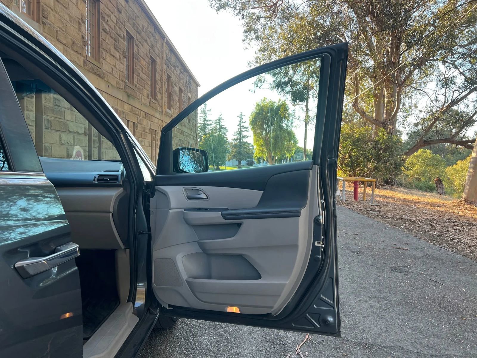 Used 2012 Honda Odyssey EX-L image 25