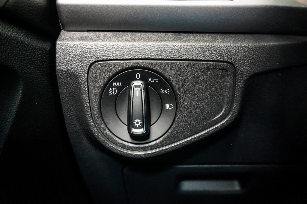 Used 2019 Volkswagen Atlas SE w/ Towing Package FWD image 21