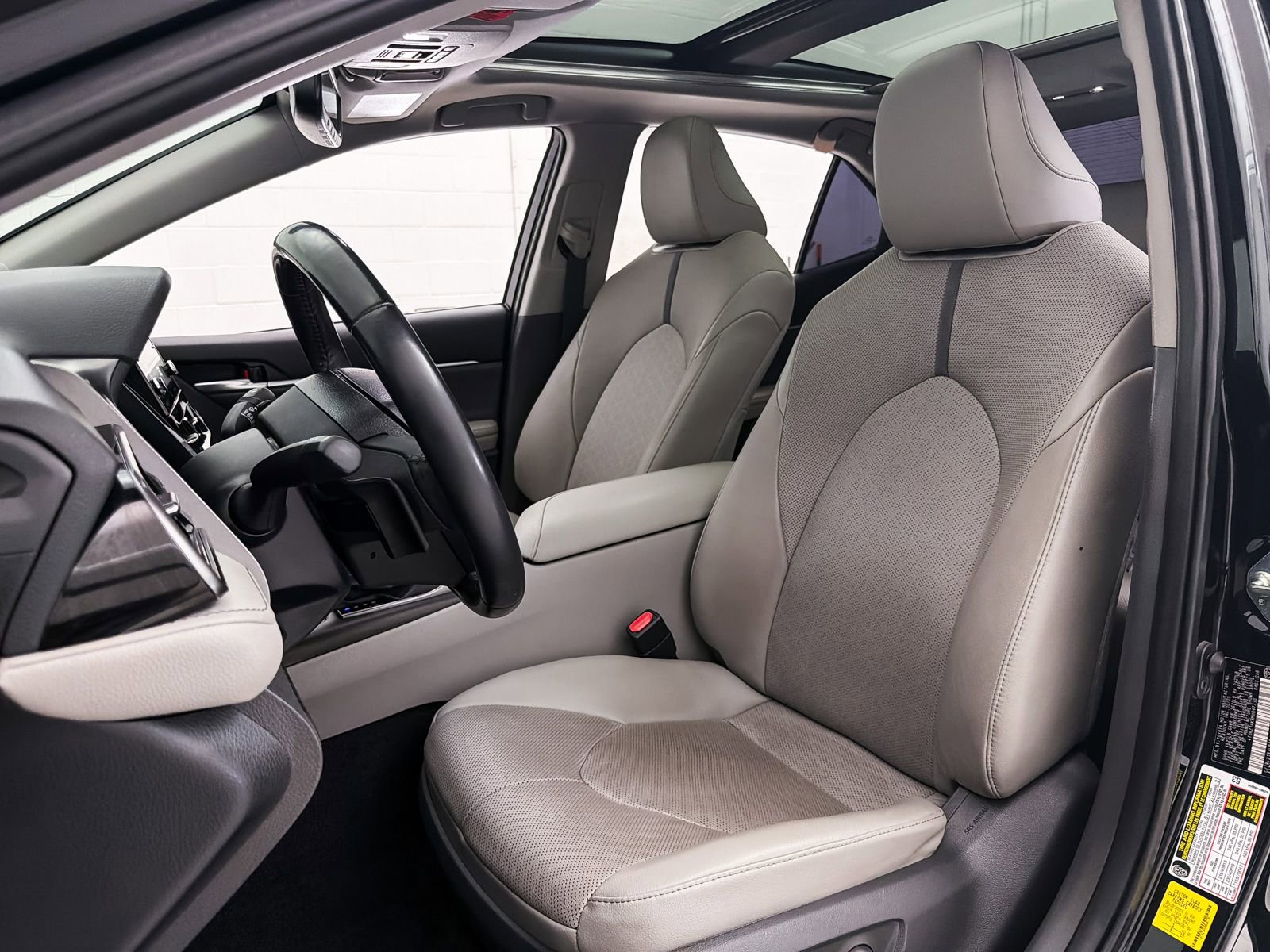 Used 2021 Toyota Camry XSE w/ Navigation Package FWD image 23