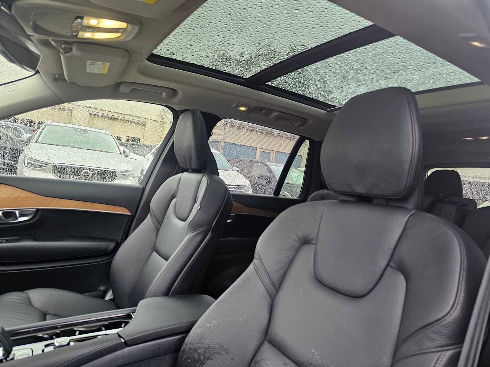 Certified 2025 Volvo XC90 T8 Plus w/ Protection Package Premier image 26