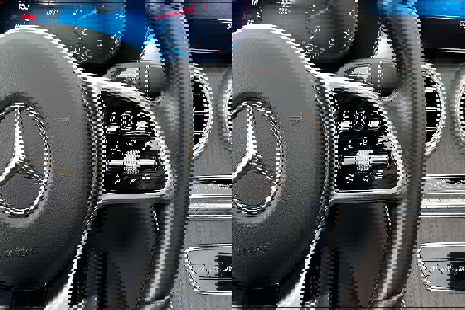 Used 2023 Mercedes-Benz C 300 4MATIC Cabriolet w/ Multimedia Package image 23