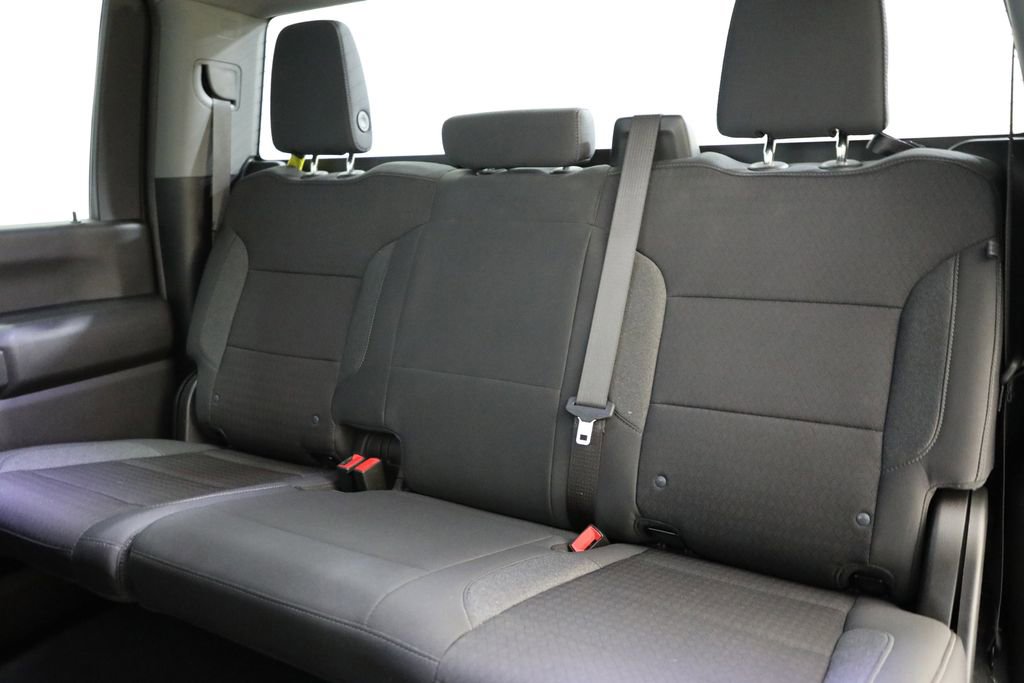 Used 2024 Chevrolet Silverado 2500 Custom w/ Custom Value Package image 10