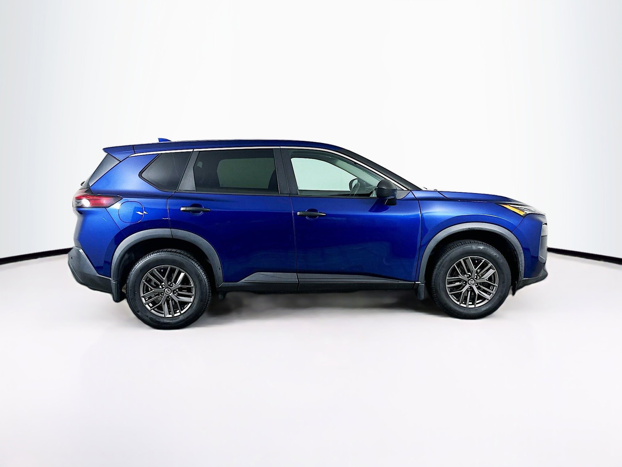 Used 2021 Nissan Rogue S AWD/4WD image 10