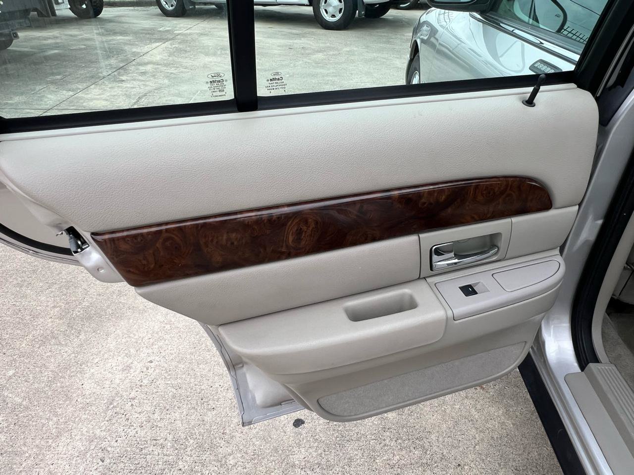 Used 2009 Mercury Grand Marquis LS RWD image 31