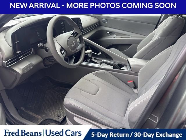 Used 2024 Hyundai Elantra SE FWD image 3