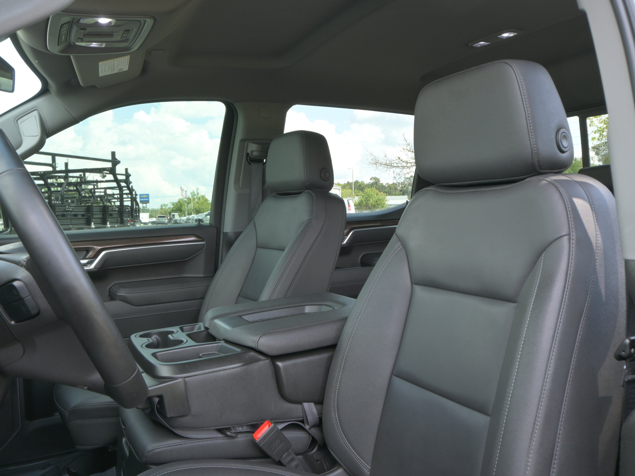 Used 2026 Chevrolet Silverado 1500 LT w/ Leather Package AWD/4WD image 8