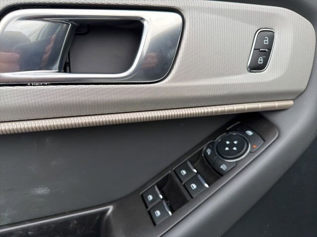 Used 2026 Ford Explorer Active AWD/4WD image 12