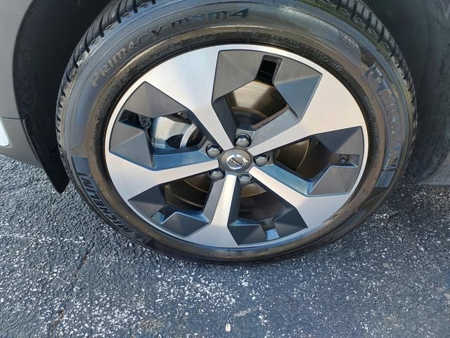 Certified 2026 Volvo XC40 B5 Plus AWD/4WD image 4