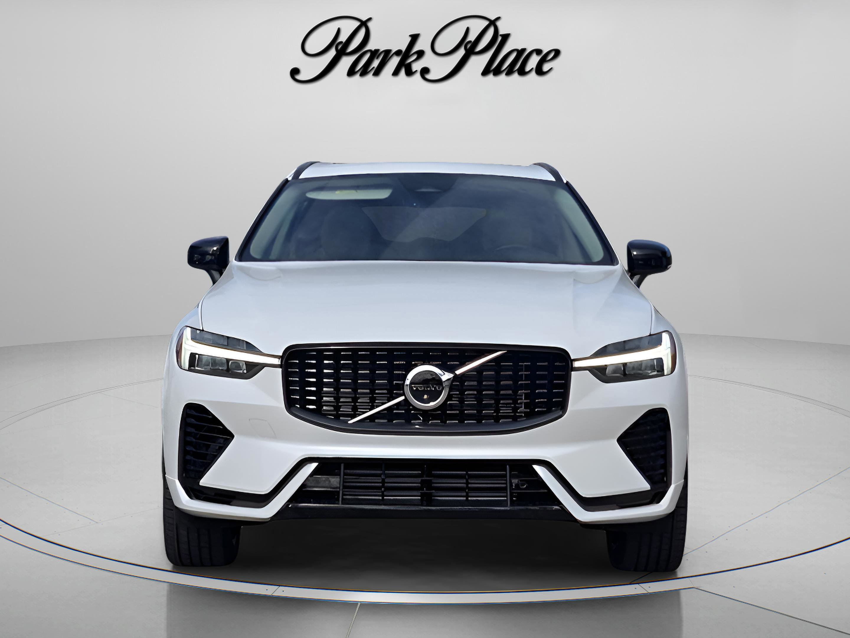 Used 2025 Volvo XC60 T8 Plus w/ Protection Package Premier image 12