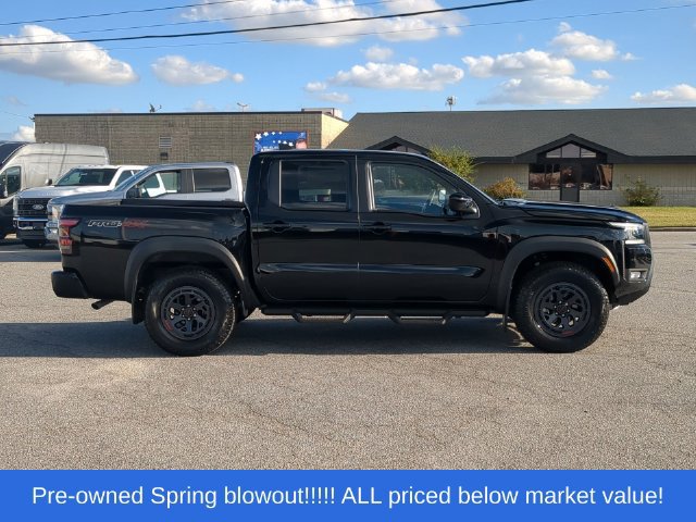 Used 2025 Nissan Frontier PRO-4X AWD/4WD image 14