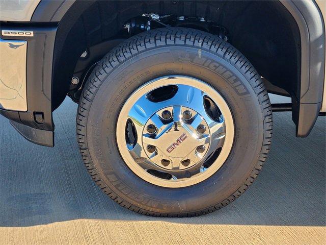 New 2026 GMC Sierra 3500 SLE image 9