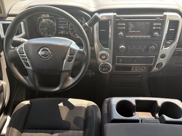 Used 2017 Nissan Titan SV AWD/4WD image 3