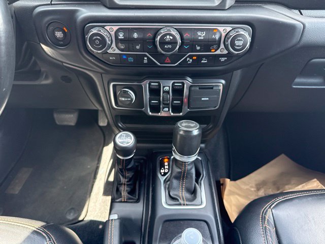 Used 2022 Jeep Wrangler Unlimited Sahara AWD/4WD image 16