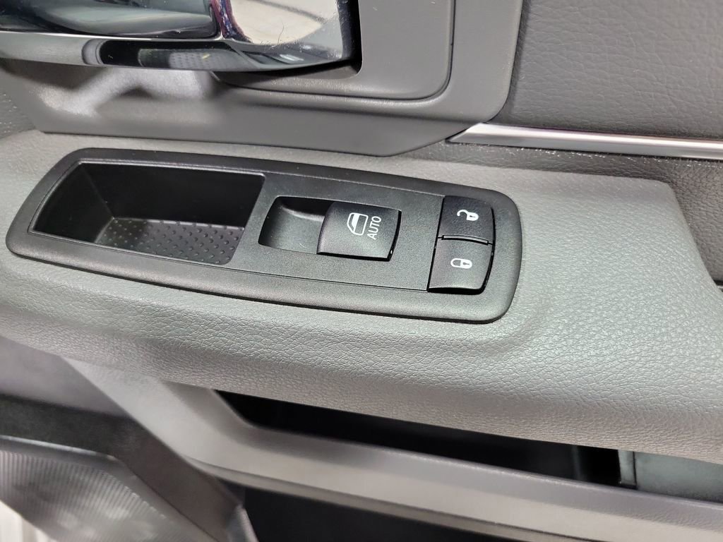 Used 2017 RAM 2500 Tradesman w/ Chrome Appearance Group image 31