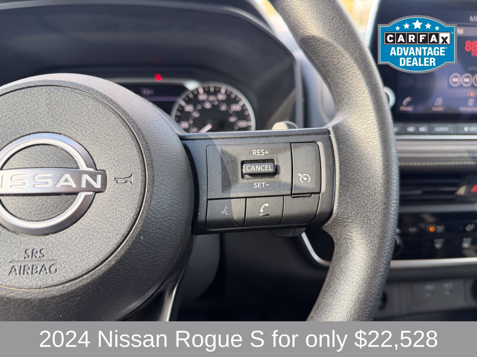 Used 2024 Nissan Rogue S AWD/4WD image 15