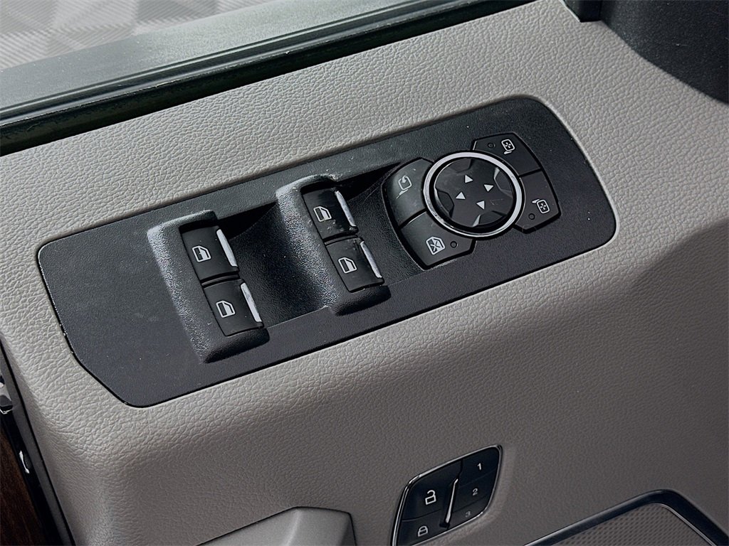 Used 2017 Ford F150 Lariat image 18