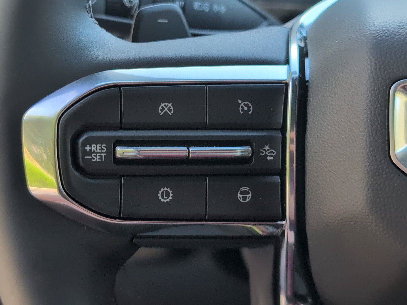 New 2026 GMC Yukon XL Denali w/ Denali Reserve Package AWD/4WD image 32
