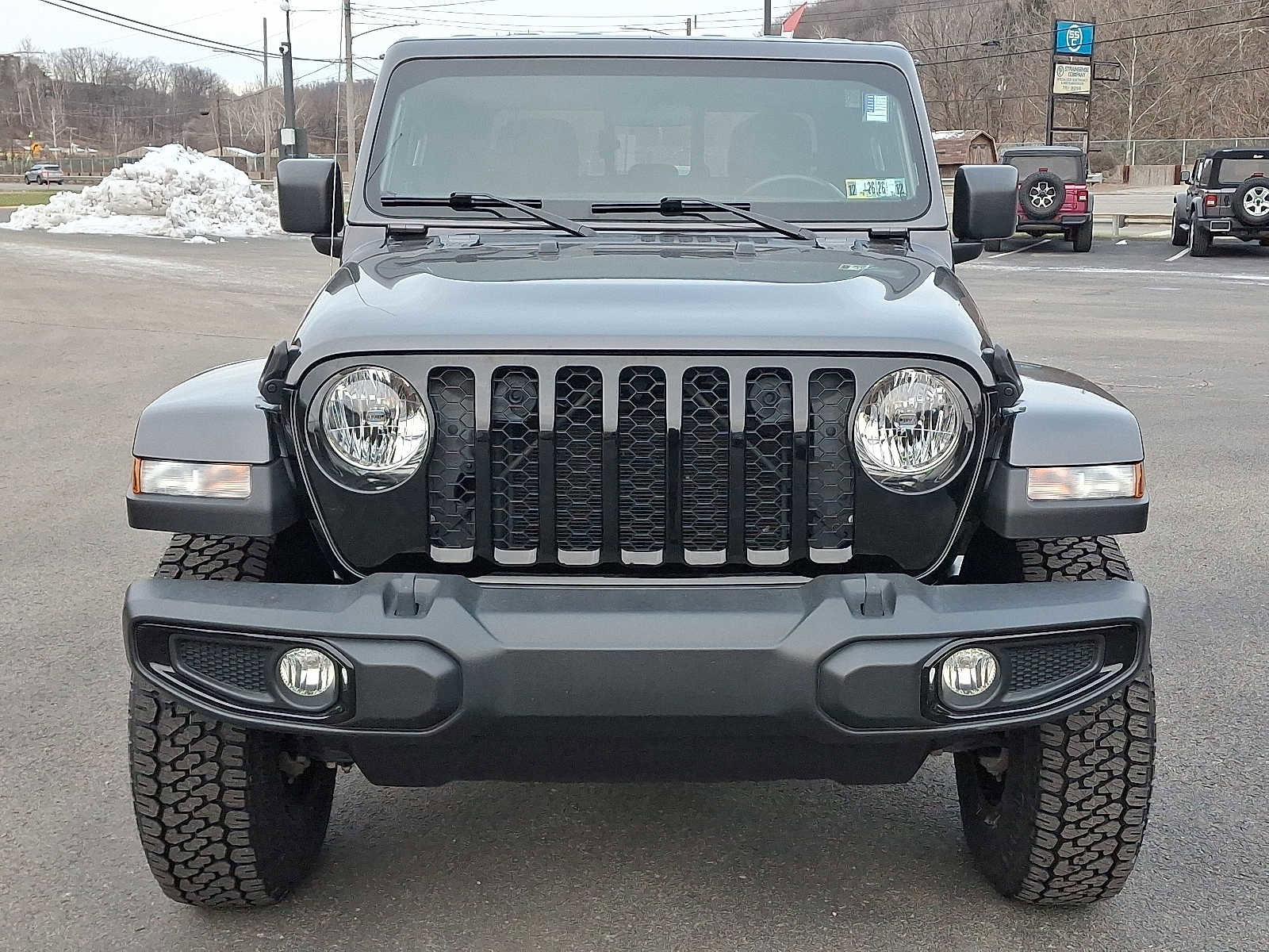 Used 2021 Jeep Gladiator Sport image 3