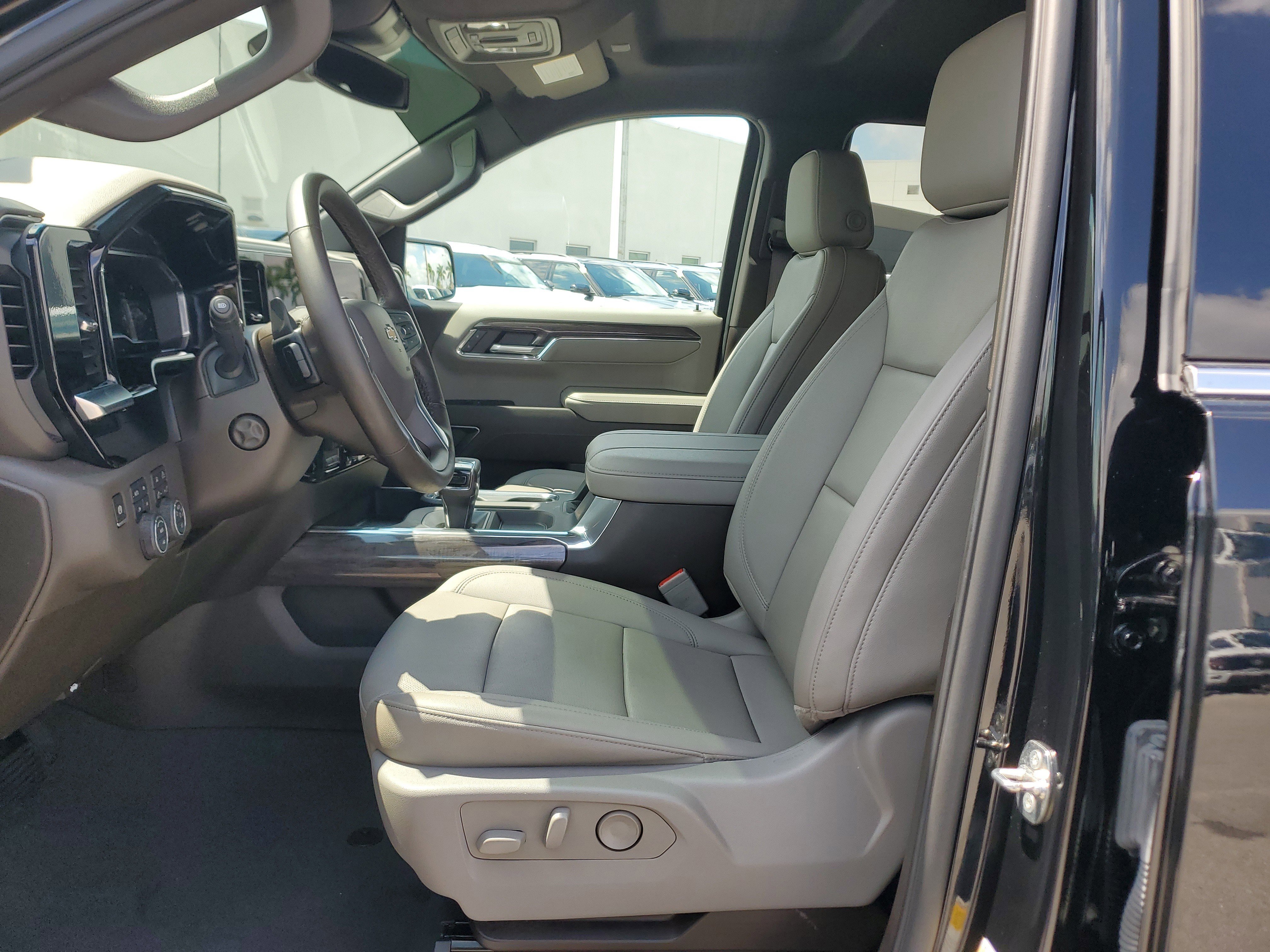 Used 2024 Chevrolet Silverado 1500 LTZ image 11