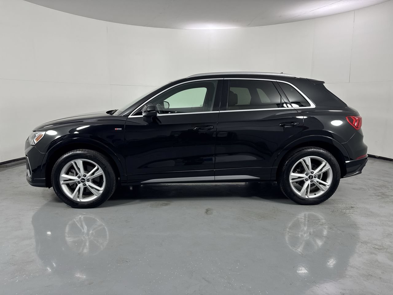 Used 2022 Audi Q3 2.0T Premium Plus w/ Premium Plus Package AWD/4WD video 2