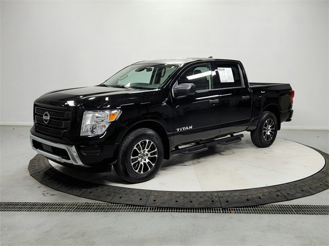 Used 2024 Nissan Titan SV w/ Accessory Utility Package image 3