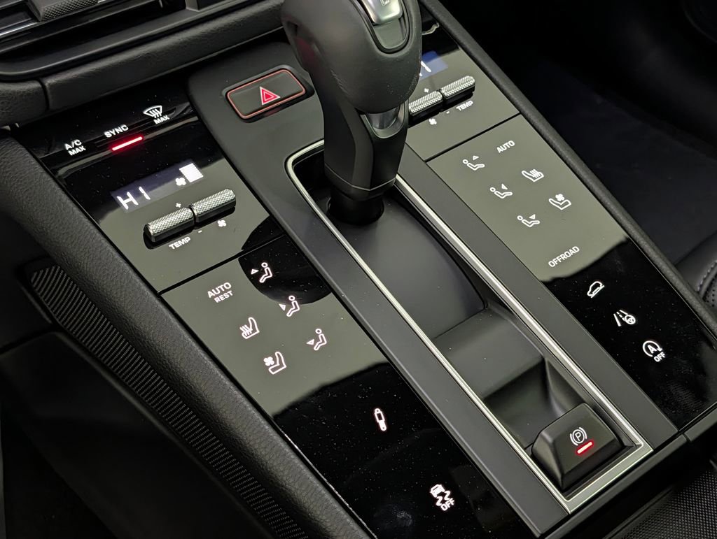 New 2026 Porsche Macan image 34