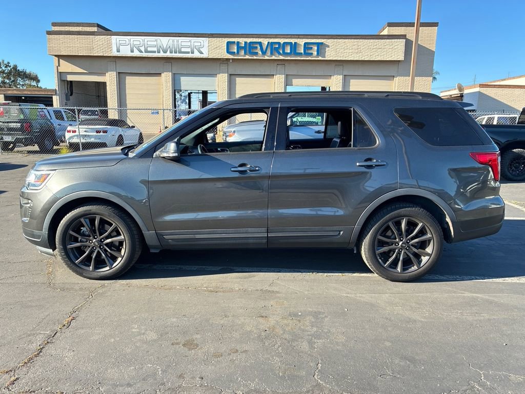 Used 2018 Ford Explorer XLT w/ Equipment Group 202A image 4