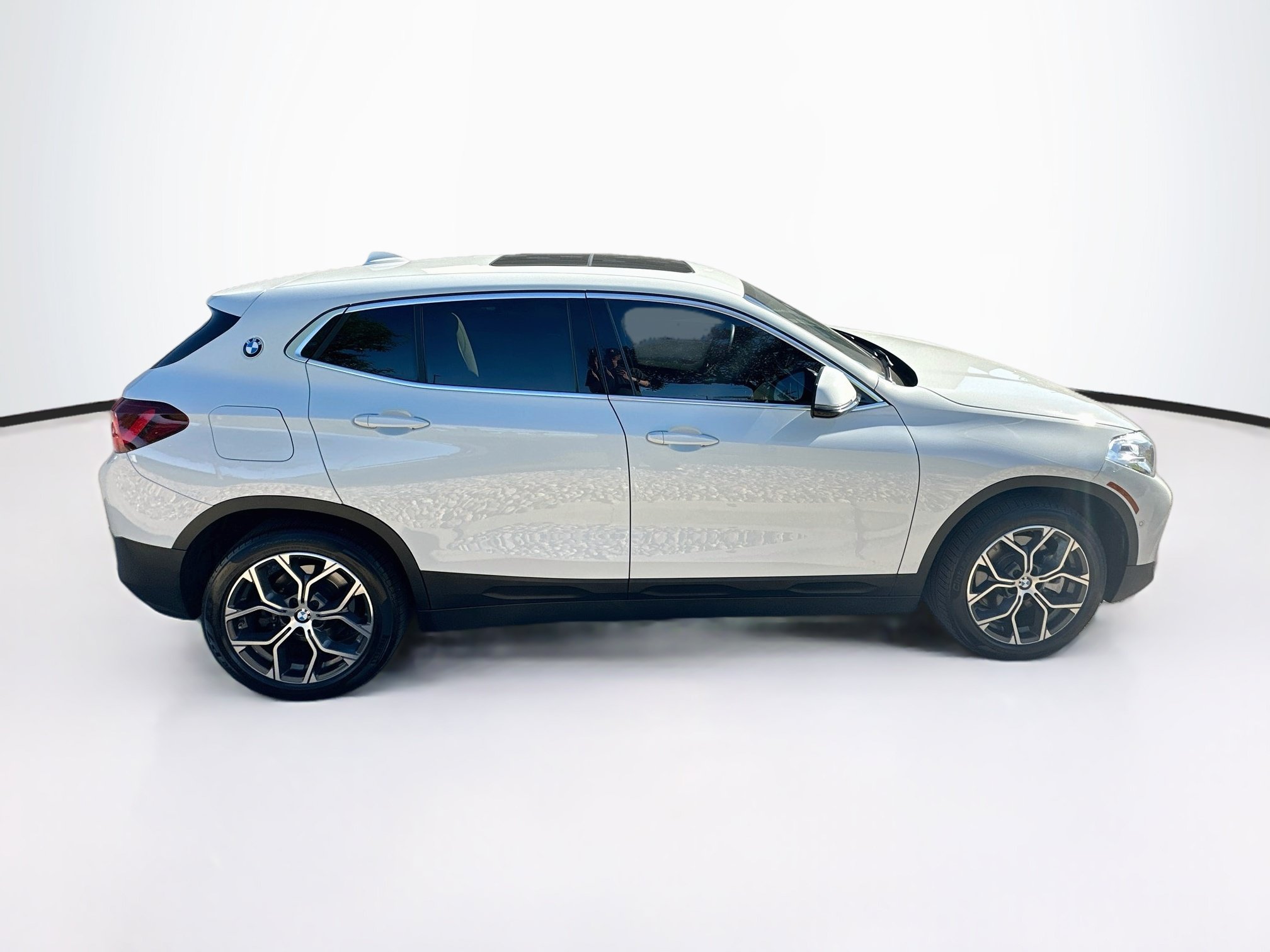 Used 2023 BMW X2 xDrive28i w/ Convenience Package AWD/4WD image 10