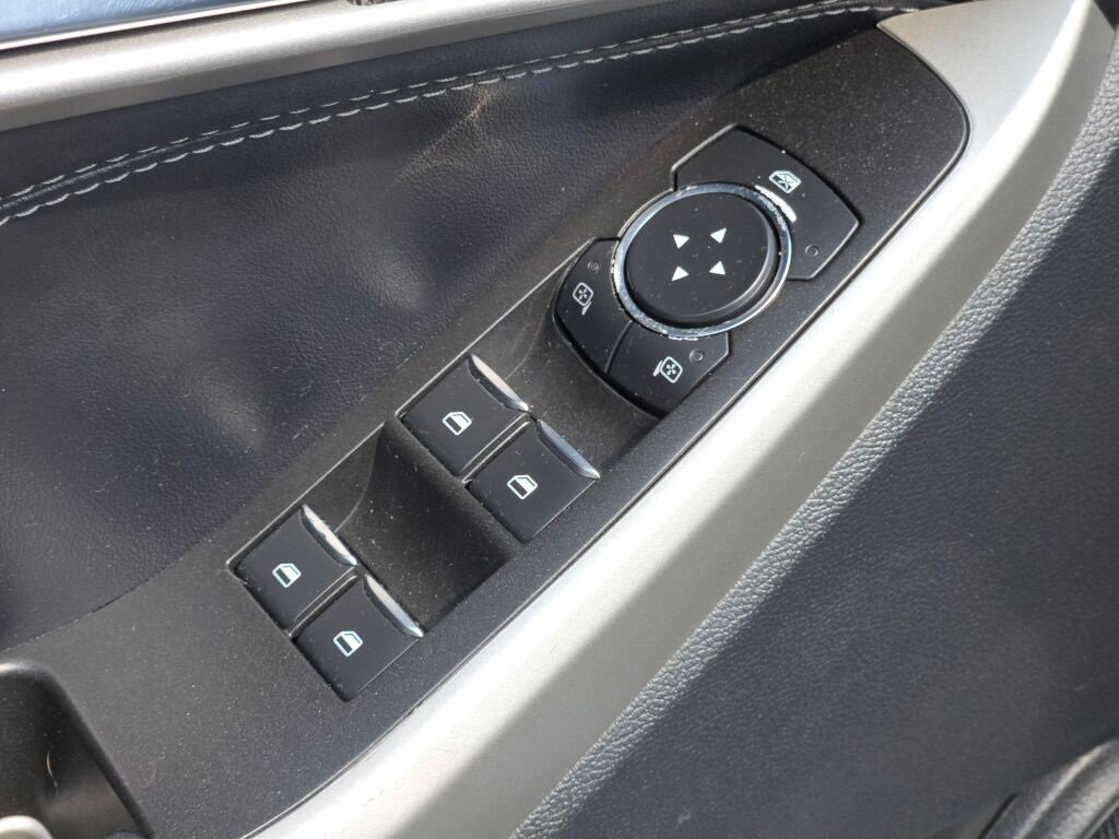 Used 2021 Ford Explorer XLT image 26