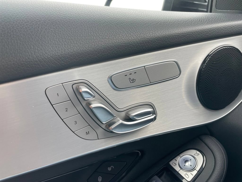 Used 2022 Mercedes-Benz GLC 300 4MATIC image 24