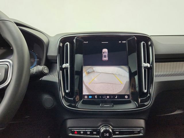 Certified 2022 Volvo XC40 P8 Recharge Plus image 37