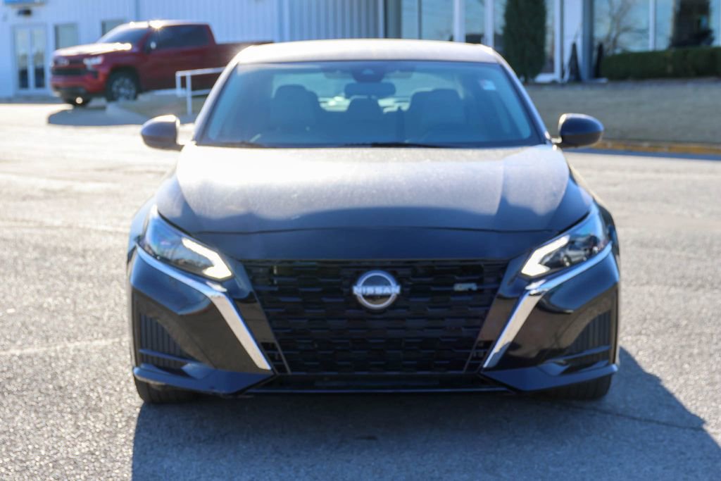 Used 2025 Nissan Altima 2.5 SV image 2