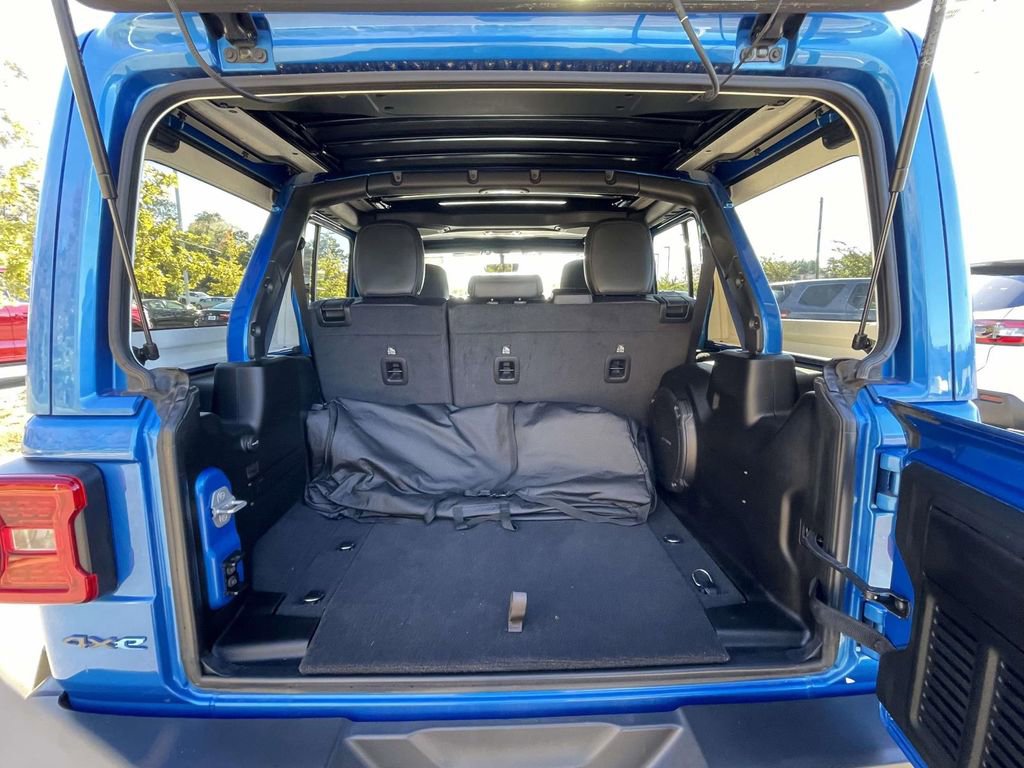 Used 2022 Jeep Wrangler Unlimited Rubicon 4xe image 13