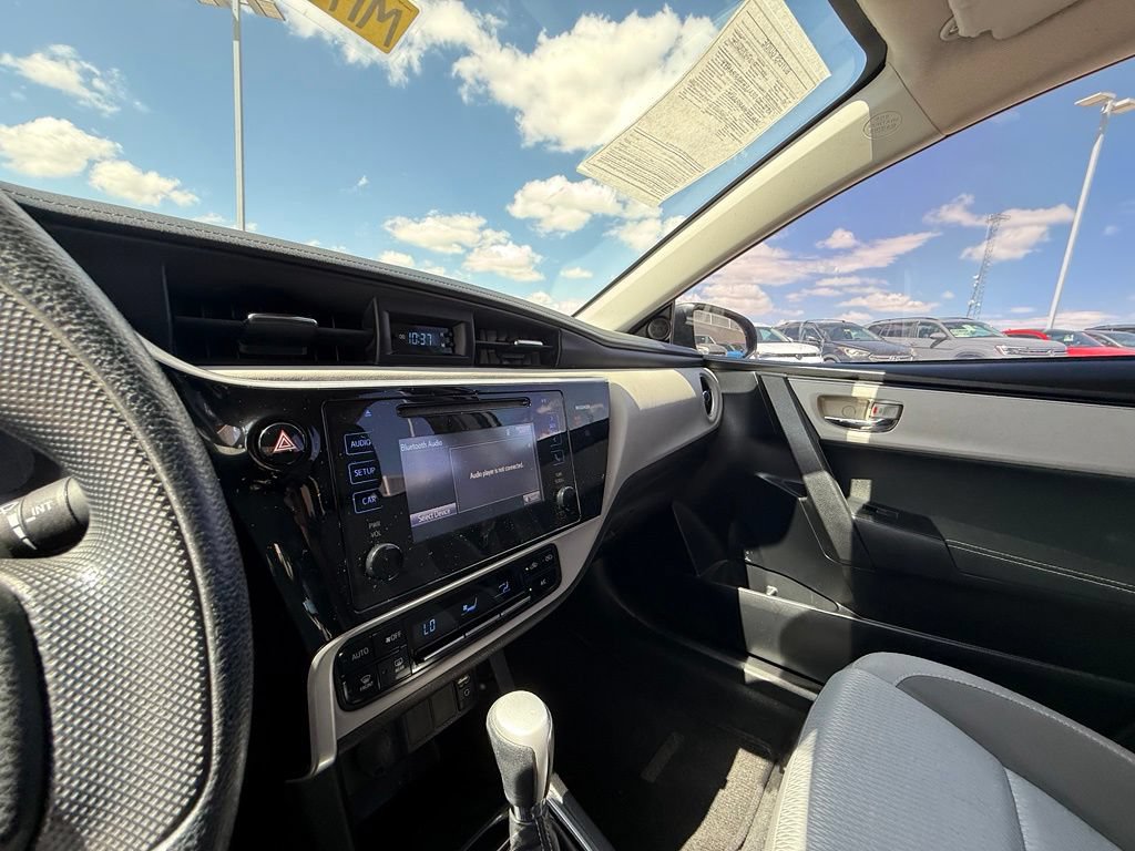 Used 2017 Toyota Corolla LE FWD image 15