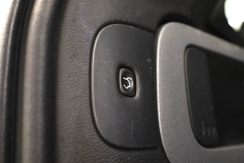 Used 2018 Jeep Cherokee Limited image 34