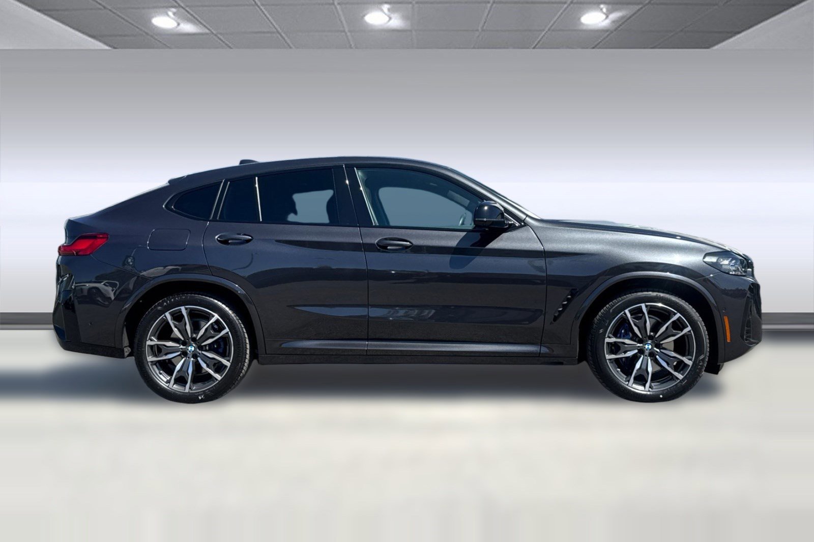 Used 2023 BMW X4 M40i w/ Premium Package image 7
