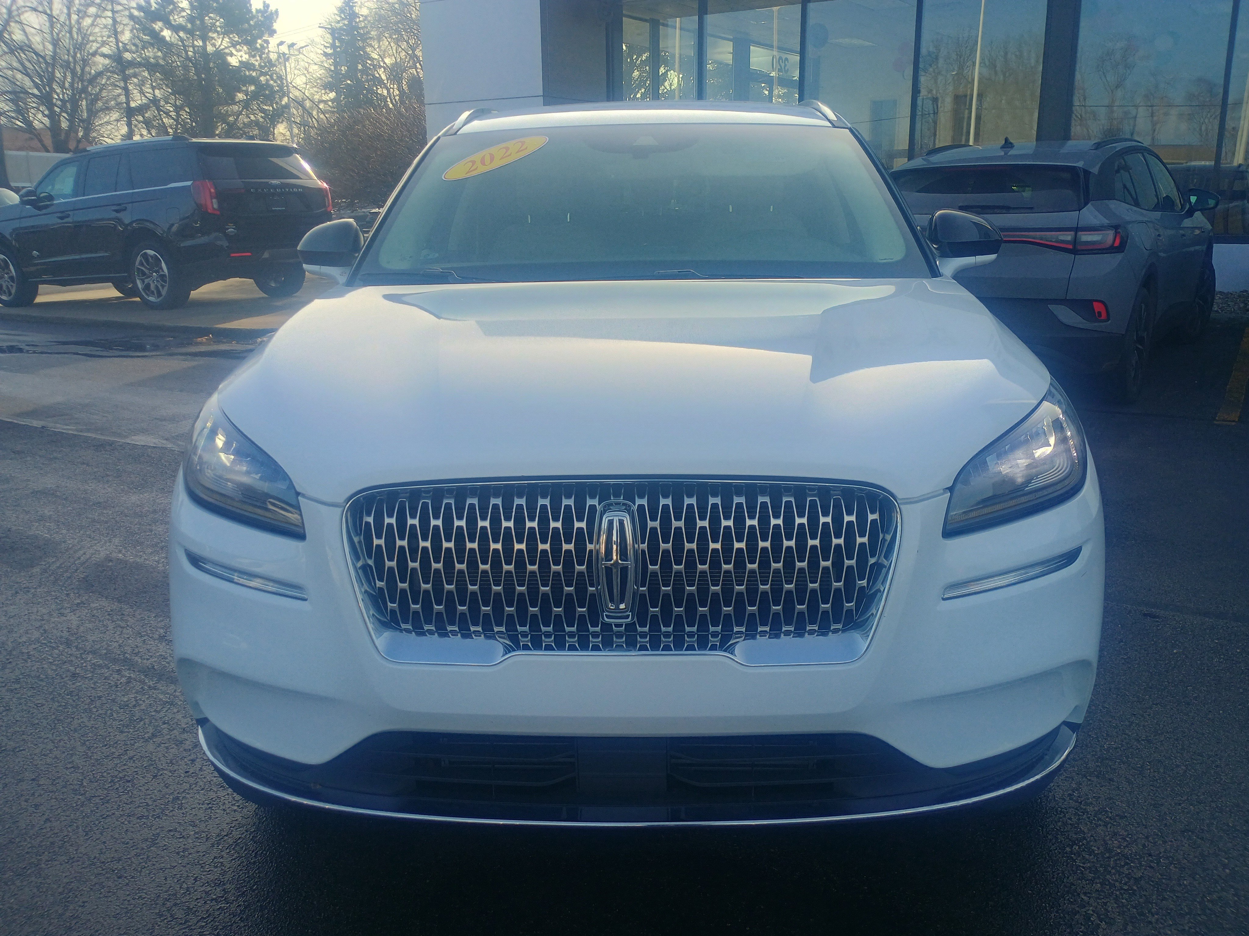 Used 2022 Lincoln Corsair AWD w/ Equipment Group 101A image 2